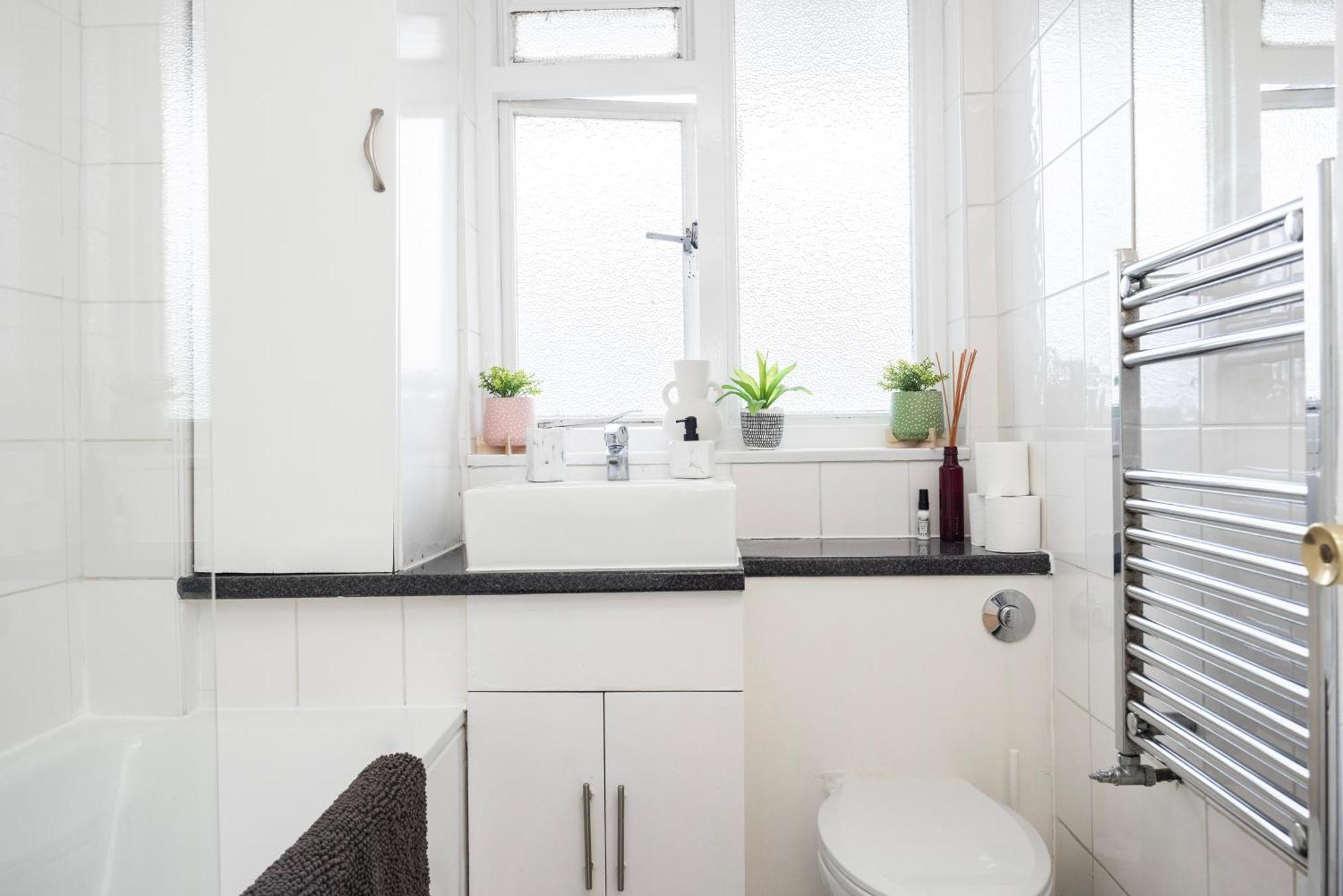 Trendy 4 Bed Apartment Near Vibrant Shoreditch W Balcony And Walking Distance To Tube London Bagian luar foto
